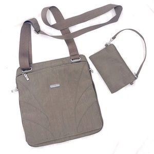Baggallini Nylon 4 Compartment Expandable Taupe Brown Crossbody and Wristlet